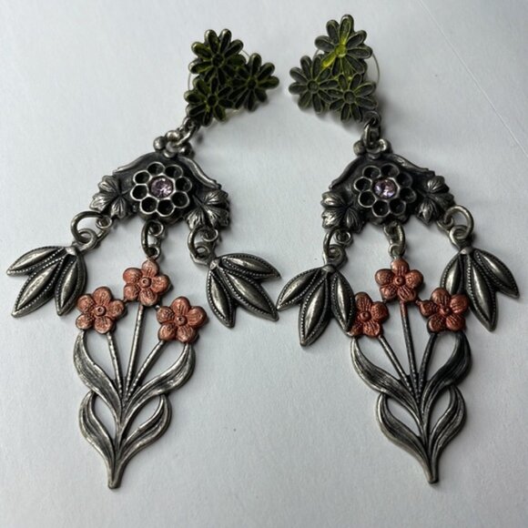 Floral‎ Dangly Earrings - Picture 1 of 5